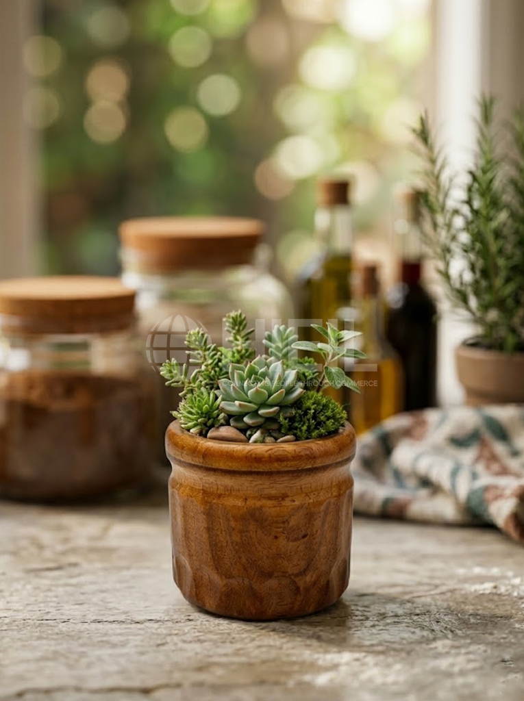 PLANTER POT